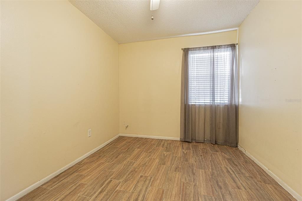 For Sale: $269,900 (3 beds, 2 baths, 950 Square Feet)