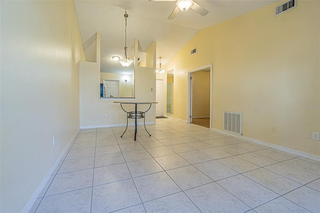 For Sale: $269,900 (3 beds, 2 baths, 950 Square Feet)