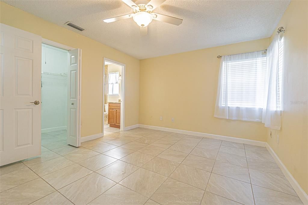 For Sale: $269,900 (3 beds, 2 baths, 950 Square Feet)