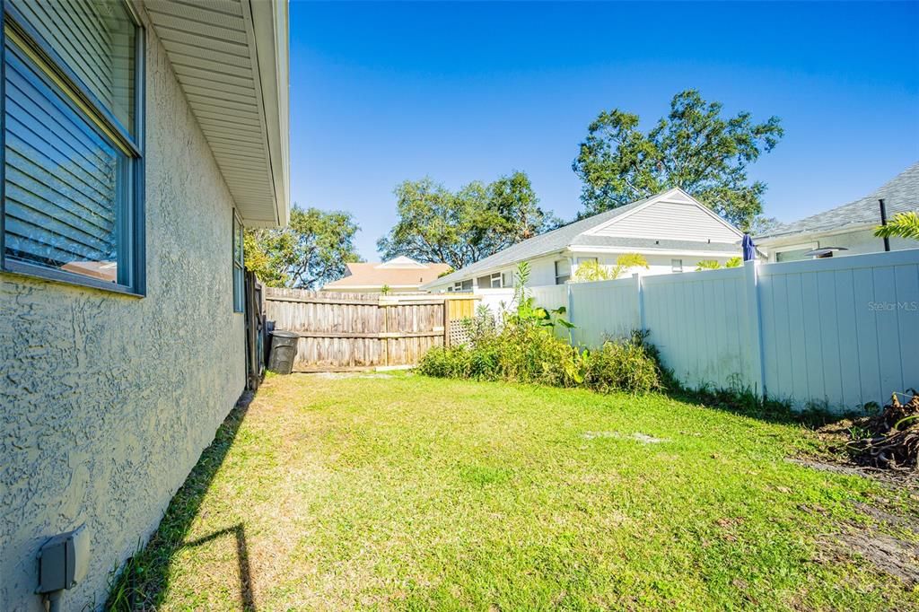 For Sale: $269,900 (3 beds, 2 baths, 950 Square Feet)