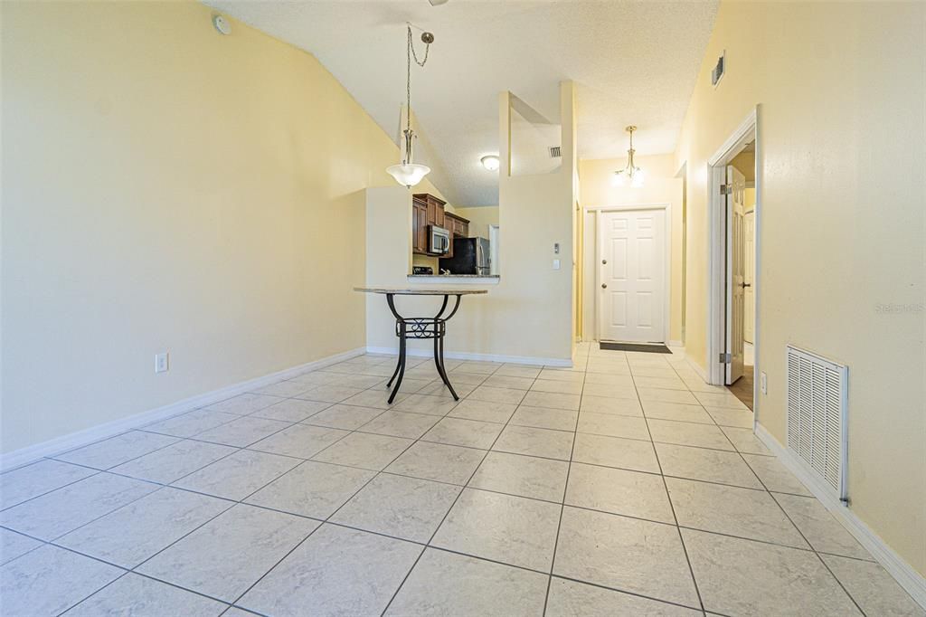 For Sale: $269,900 (3 beds, 2 baths, 950 Square Feet)