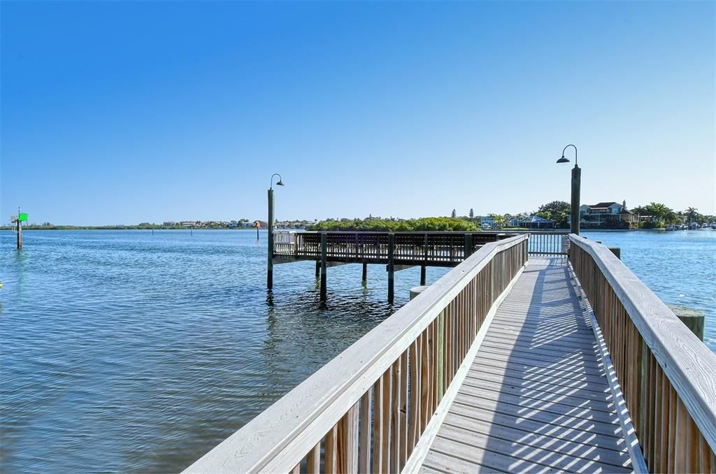 Fishing pier