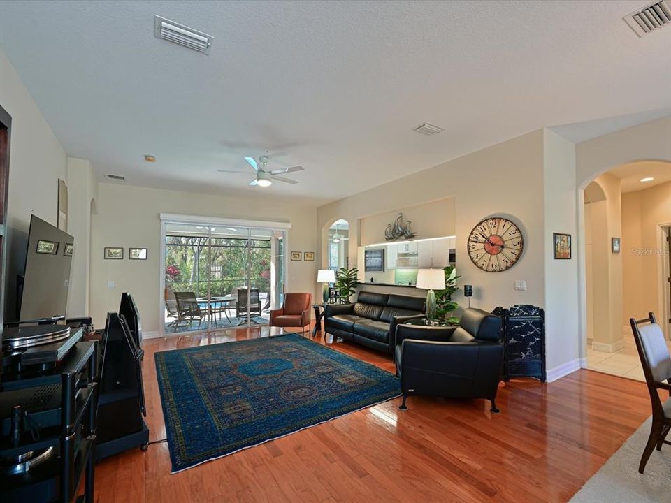 For Sale: $680,000 (3 beds, 2 baths, 1969 Square Feet)