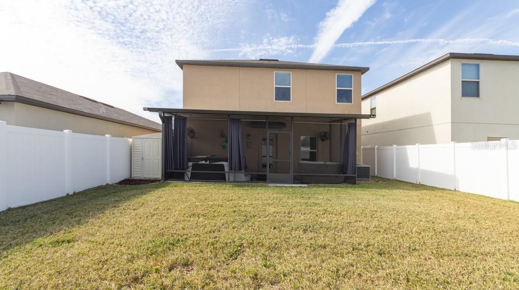 For Sale: $449,999 (5 beds, 2 baths, 2215 Square Feet)