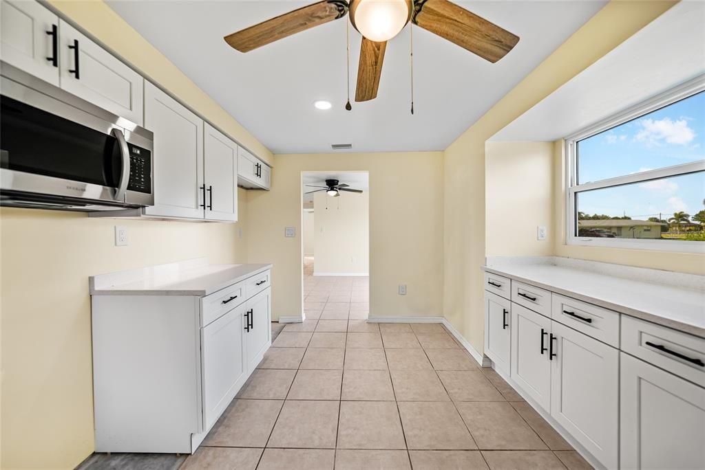 For Sale: $229,000 (2 beds, 2 baths, 1200 Square Feet)