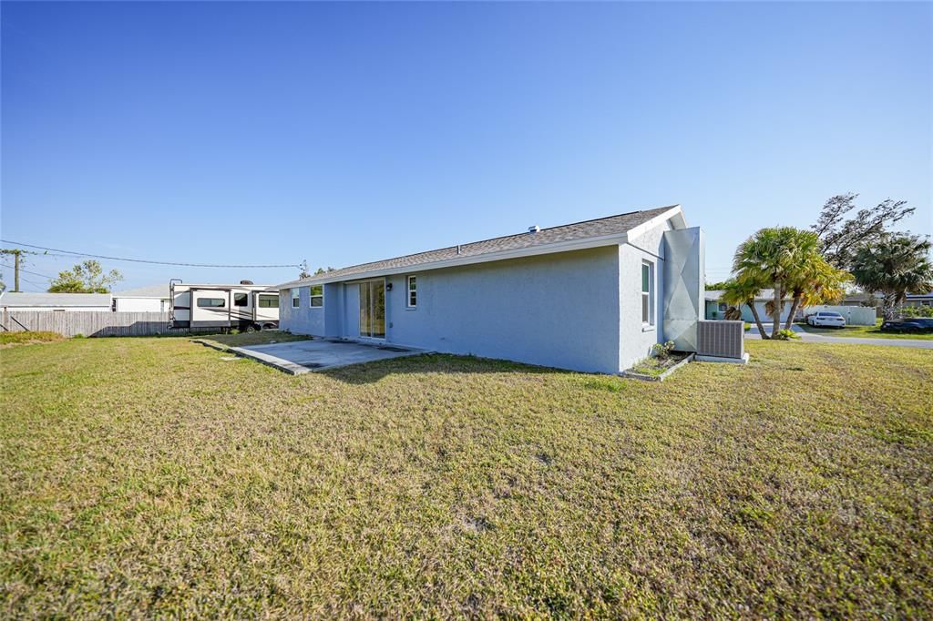 For Sale: $229,000 (2 beds, 2 baths, 1200 Square Feet)