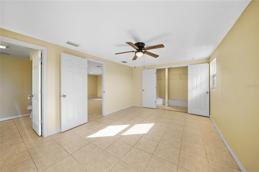 For Sale: $229,000 (2 beds, 2 baths, 1200 Square Feet)