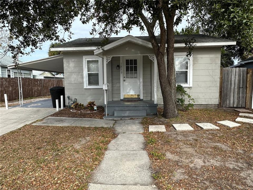 For Sale: $280,000 (2 beds, 1 baths, 720 Square Feet)