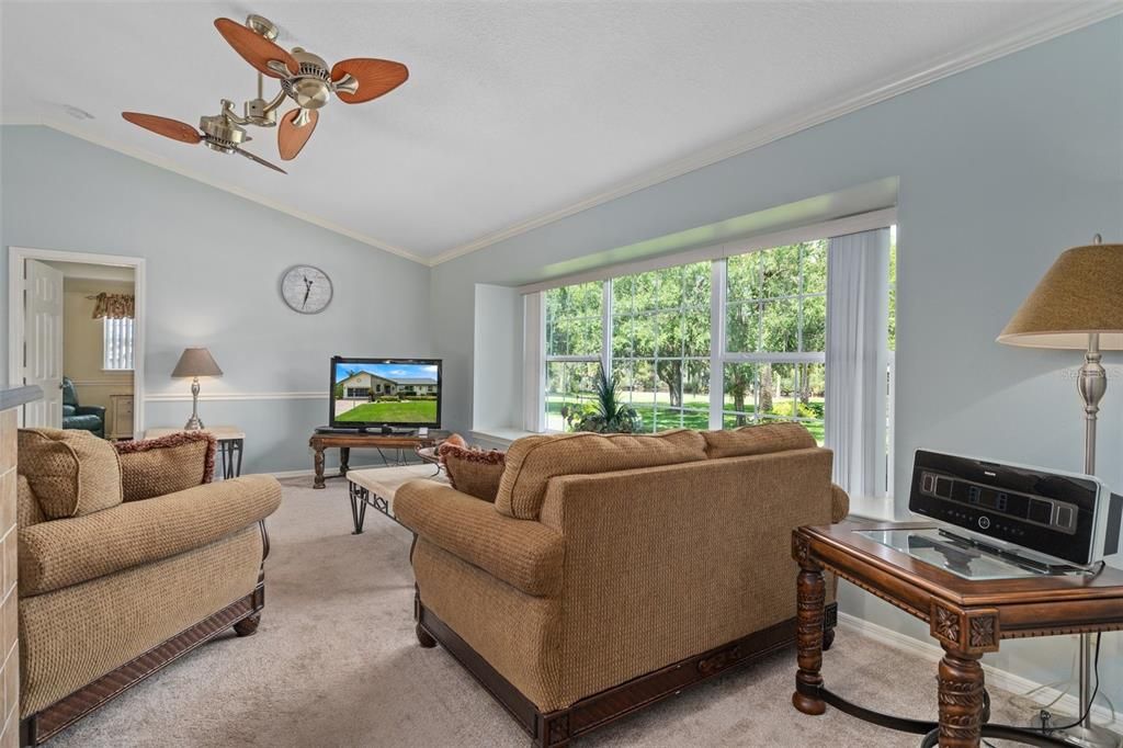 На продажу: $705,000 (3 спален, 2 ванн, 1747 Квадратных фут)