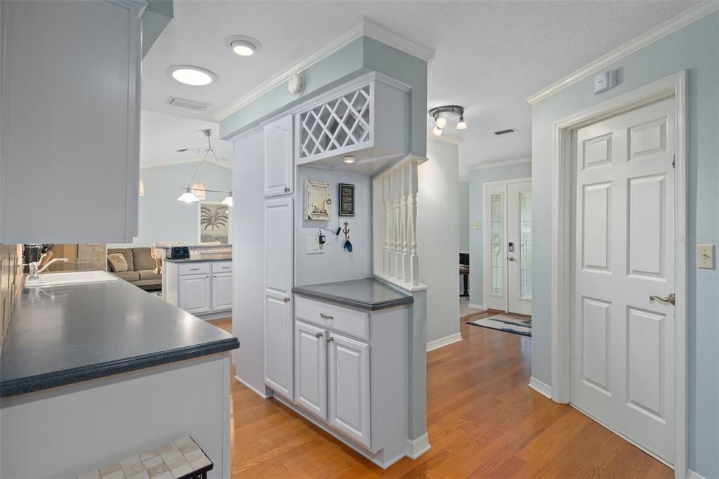 На продажу: $705,000 (3 спален, 2 ванн, 1747 Квадратных фут)