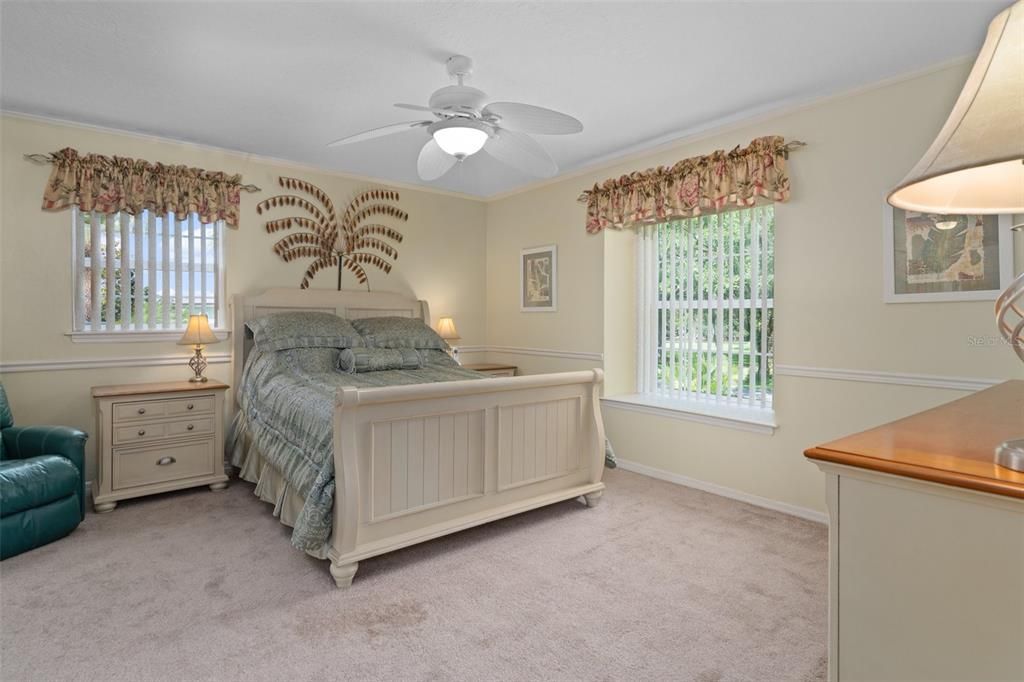 На продажу: $705,000 (3 спален, 2 ванн, 1747 Квадратных фут)