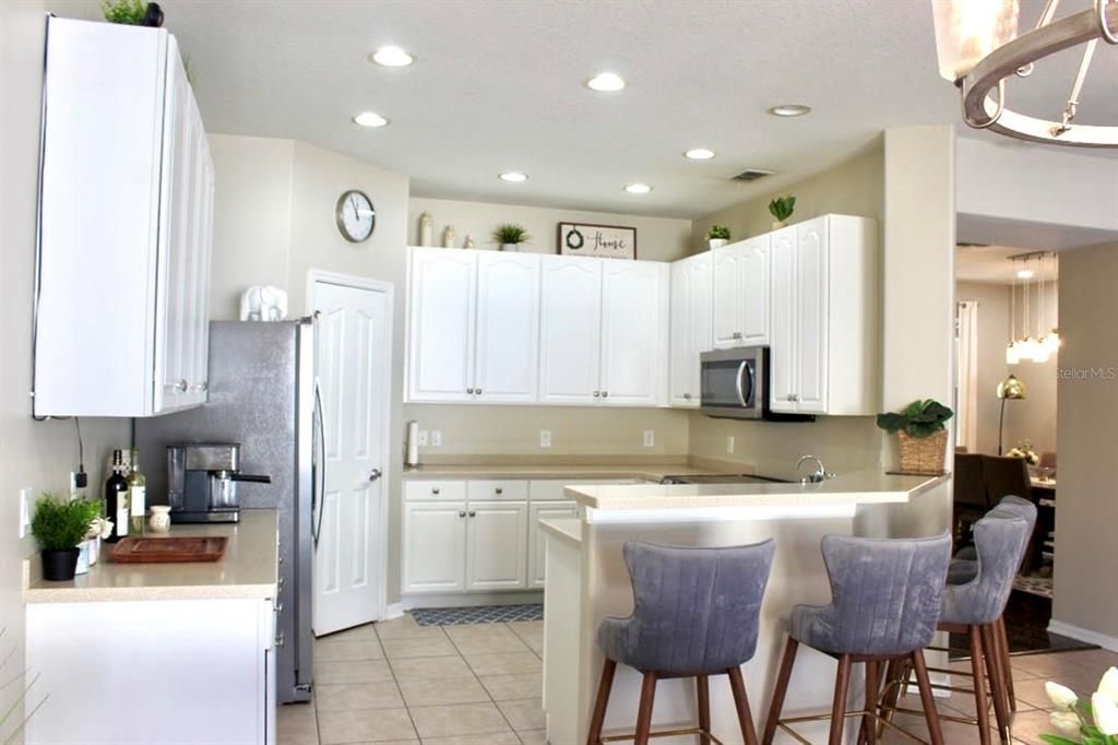 Active With Contract: $2,595 (3 beds, 2 baths, 2262 Square Feet)