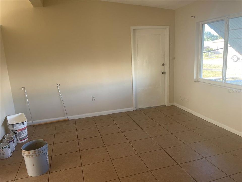 For Sale: $144,000 (2 beds, 1 baths, 768 Square Feet)