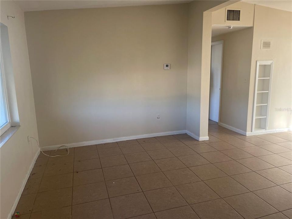 For Sale: $144,000 (2 beds, 1 baths, 768 Square Feet)