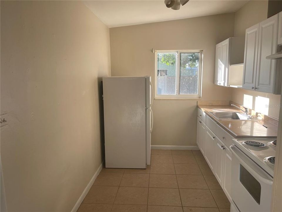 For Sale: $144,000 (2 beds, 1 baths, 768 Square Feet)