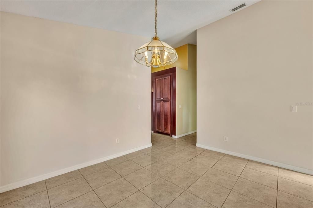 For Sale: $460,000 (4 beds, 2 baths, 2162 Square Feet)