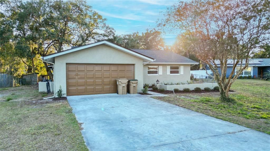 For Sale: $299,000 (3 beds, 2 baths, 1499 Square Feet)