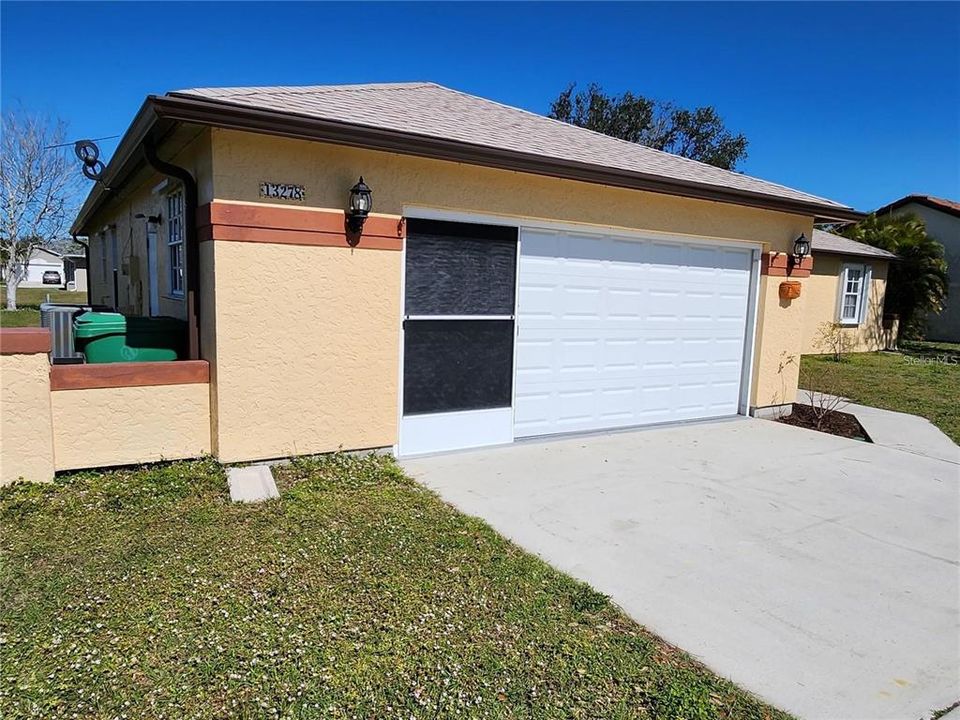 For Sale: $289,900 (3 beds, 2 baths, 1698 Square Feet)