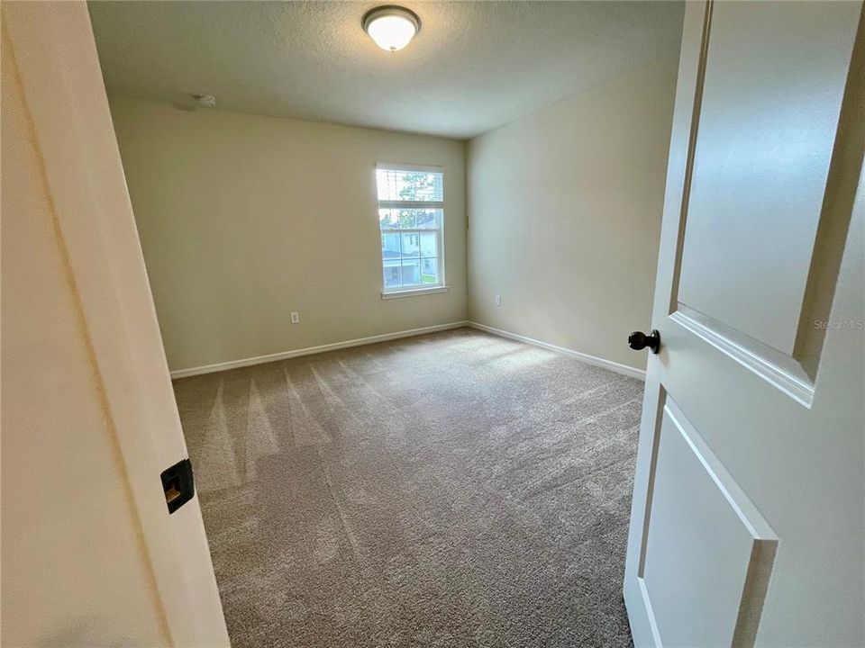 For Rent: $2,650 (3 beds, 2 baths, 1907 Square Feet)