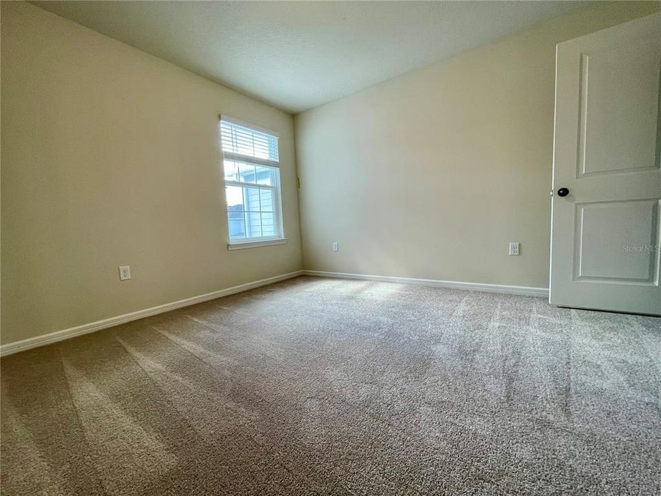 For Rent: $2,650 (3 beds, 2 baths, 1907 Square Feet)