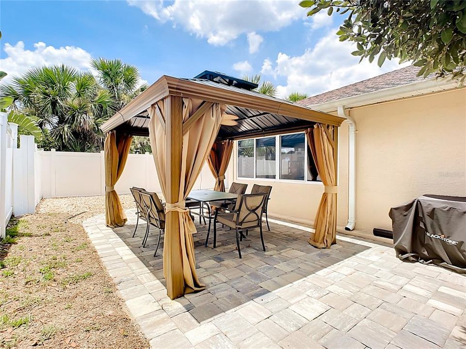 For Sale: $674,900 (3 beds, 2 baths, 2367 Square Feet)