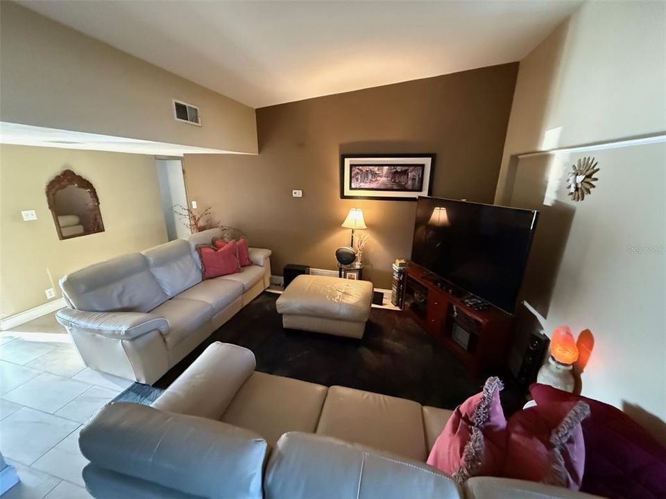 For Sale: $450,000 (3 beds, 2 baths, 1500 Square Feet)