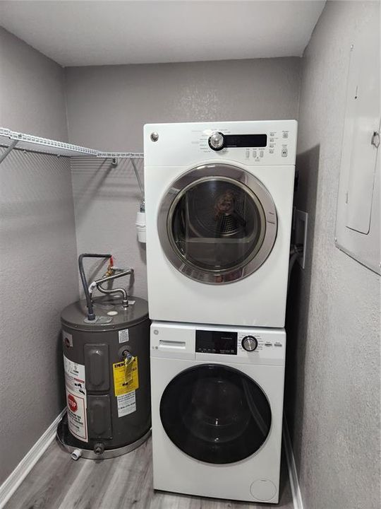 FULL SIZE WASHER AND DRYER