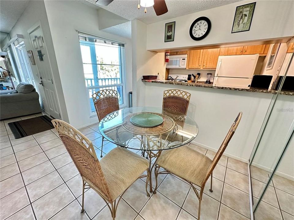 For Sale: $325,000 (1 beds, 1 baths, 755 Square Feet)