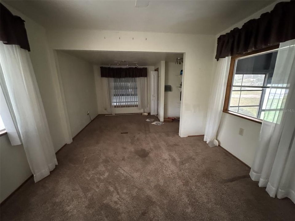 For Sale: $87,000 (1 beds, 1 baths, 576 Square Feet)