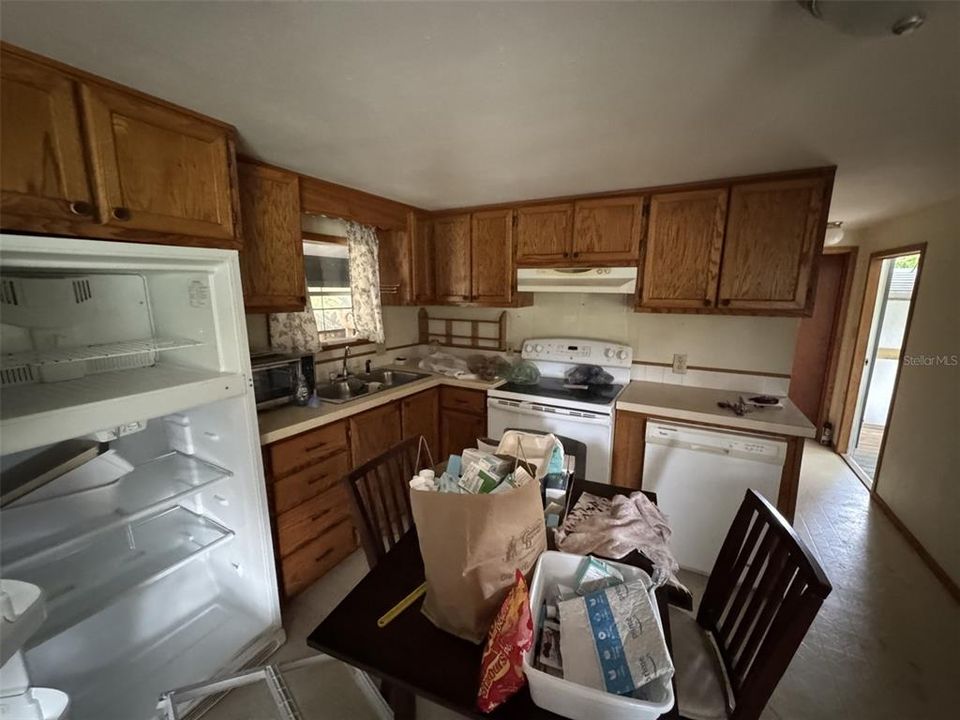 For Sale: $87,000 (1 beds, 1 baths, 576 Square Feet)