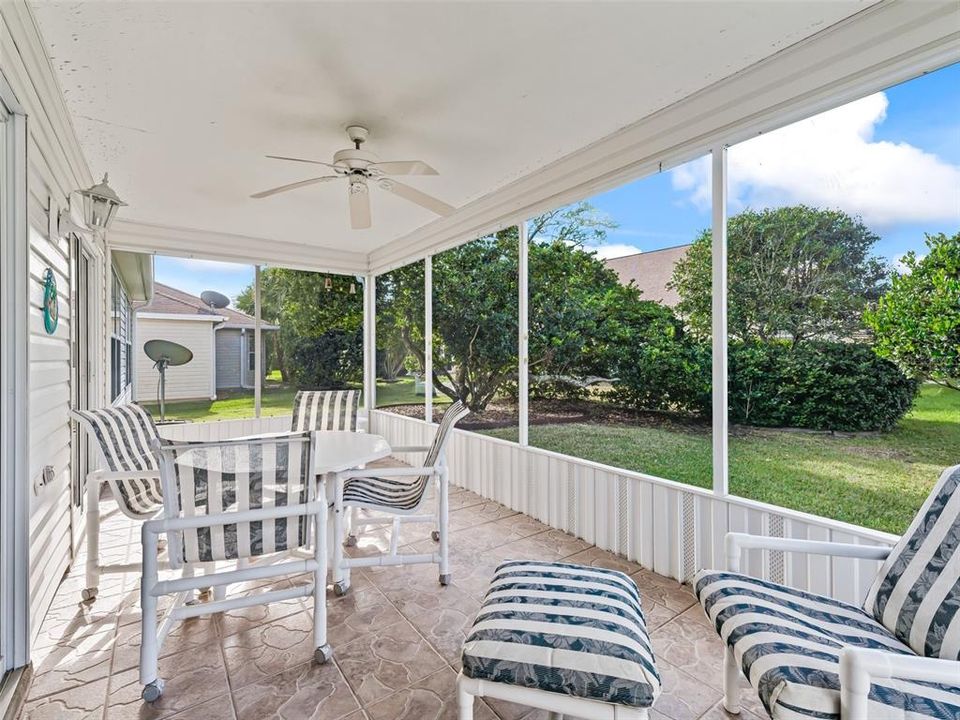 Private Screened-In Lanai