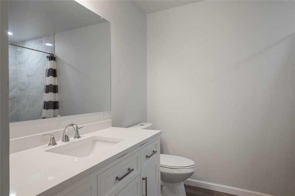 For Sale: $239,900 (2 beds, 2 baths, 1126 Square Feet)