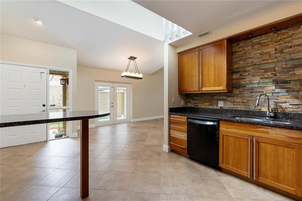 For Sale: $424,900 (2 beds, 2 baths, 1297 Square Feet)