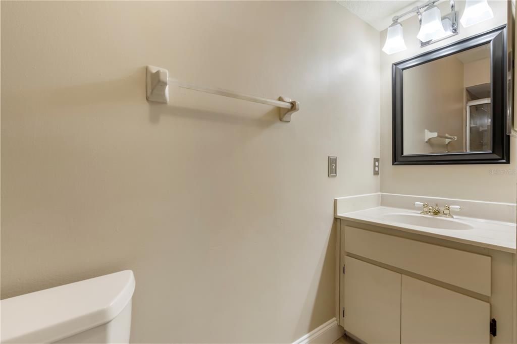 For Sale: $424,900 (2 beds, 2 baths, 1297 Square Feet)