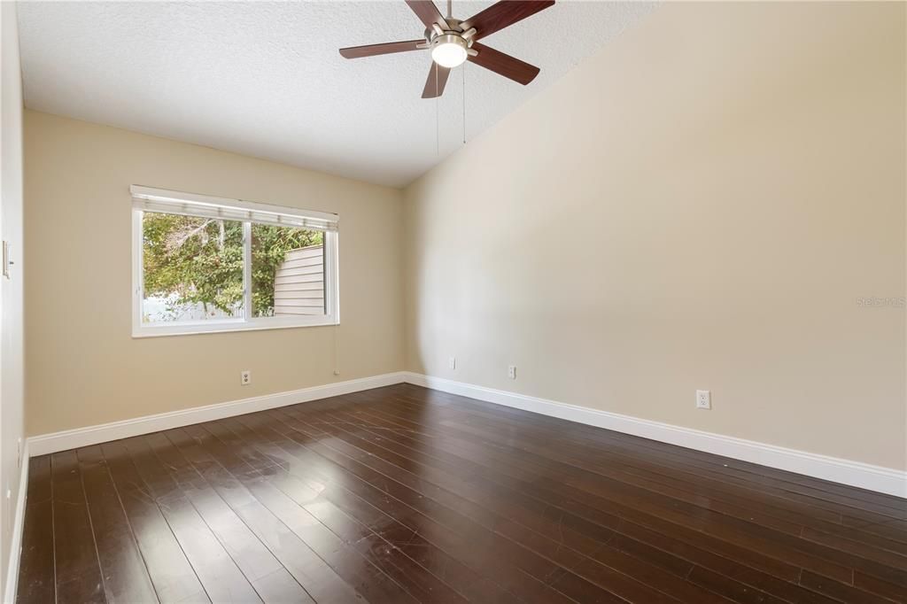 For Sale: $424,900 (2 beds, 2 baths, 1297 Square Feet)