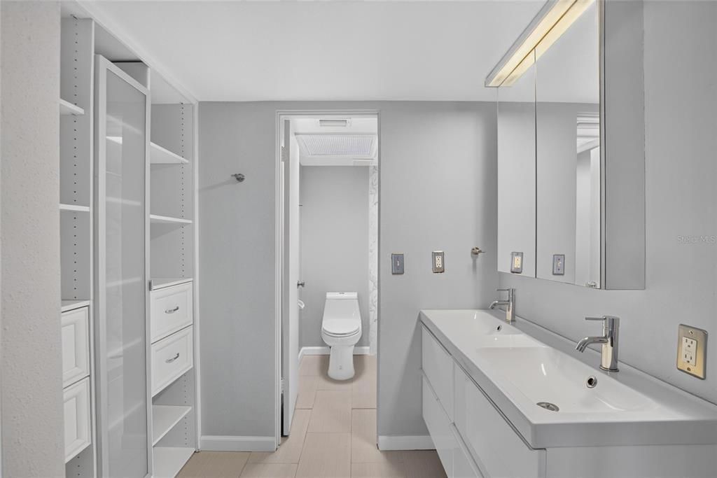 For Sale: $280,000 (2 beds, 2 baths, 1296 Square Feet)