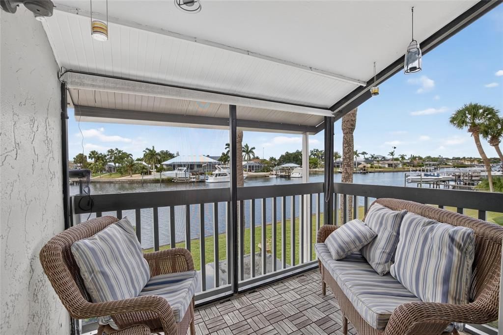 For Sale: $280,000 (2 beds, 2 baths, 1296 Square Feet)