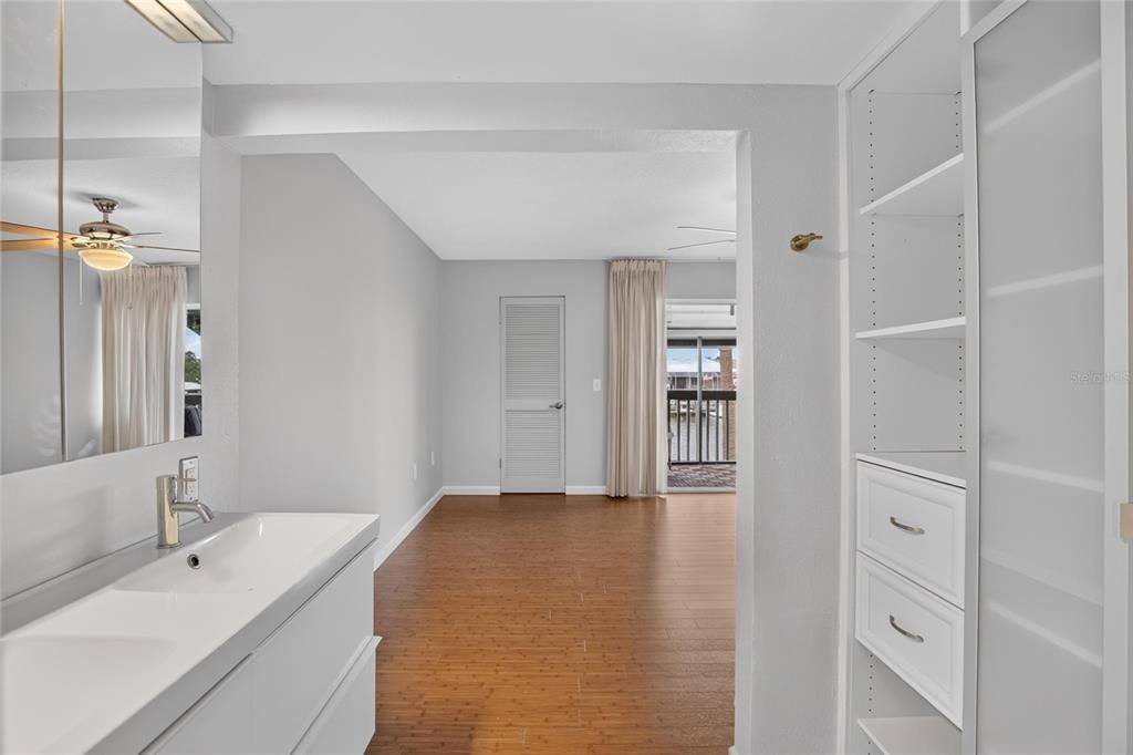 For Sale: $280,000 (2 beds, 2 baths, 1296 Square Feet)