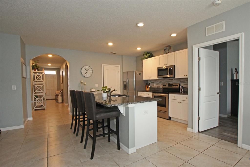 For Sale: $384,900 (3 beds, 2 baths, 1690 Square Feet)