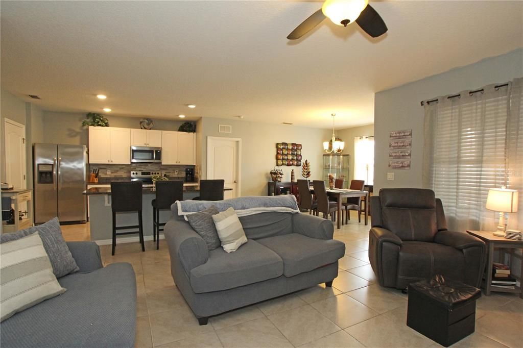 For Sale: $384,900 (3 beds, 2 baths, 1690 Square Feet)