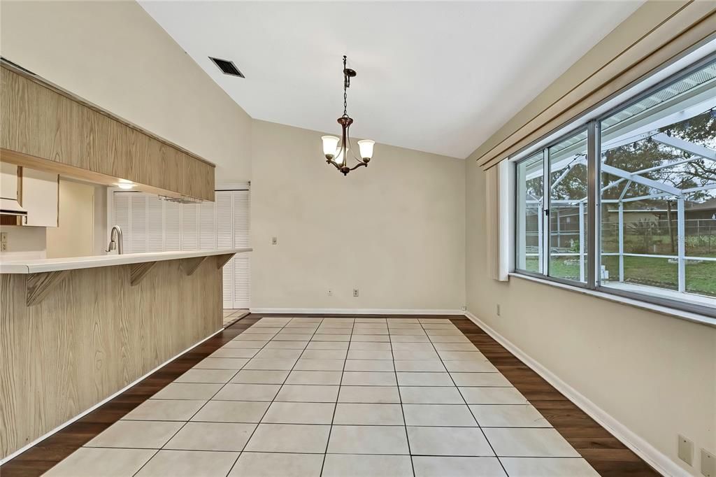 For Sale: $349,900 (2 beds, 2 baths, 1663 Square Feet)