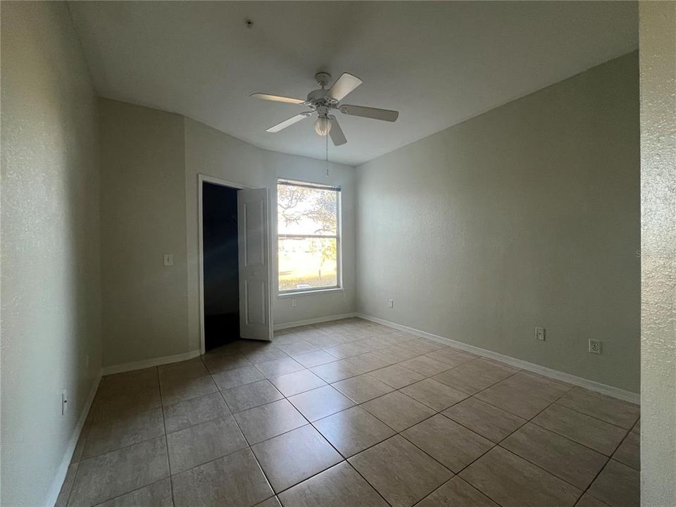 Bedroom 2/ With Walking Closet