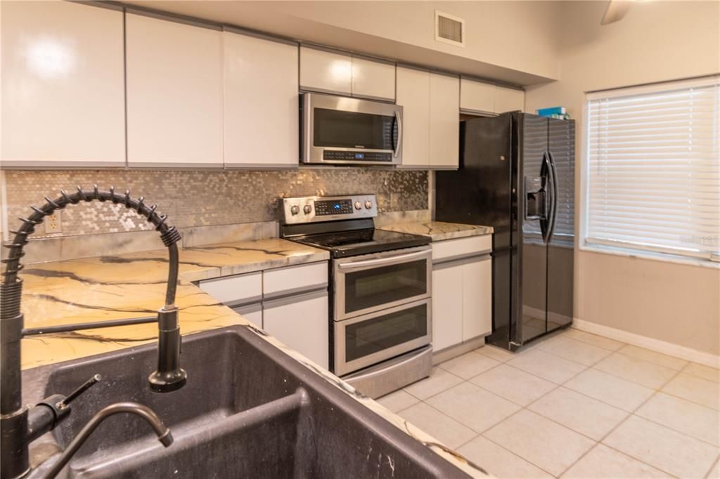 For Sale: $219,000 (2 beds, 2 baths, 1525 Square Feet)