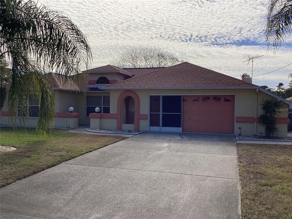 For Sale: $364,900 (3 beds, 2 baths, 1902 Square Feet)