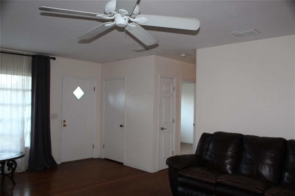 For Sale: $399,000 (3 beds, 1 baths, 1593 Square Feet)