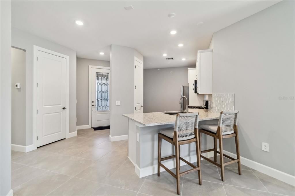 For Sale: $475,000 (2 beds, 2 baths, 1589 Square Feet)