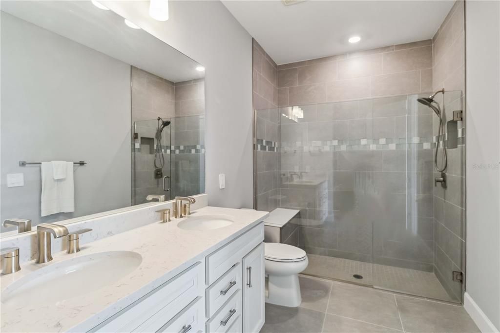 For Sale: $475,000 (2 beds, 2 baths, 1589 Square Feet)