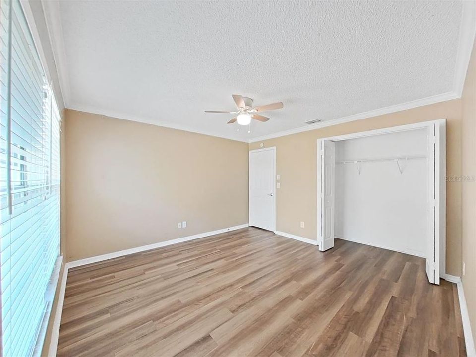 For Sale: $289,900 (3 beds, 2 baths, 2035 Square Feet)