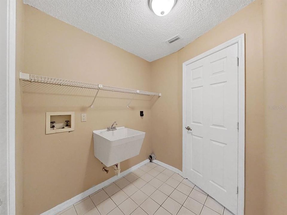 For Sale: $289,900 (3 beds, 2 baths, 2035 Square Feet)