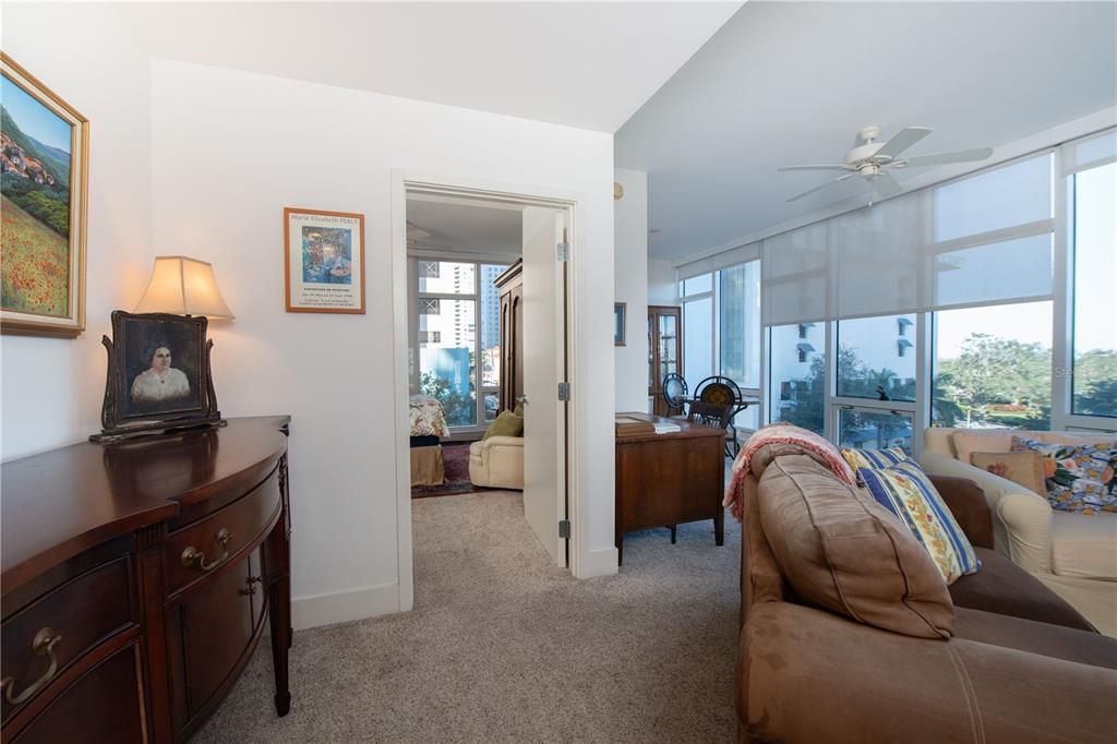 For Sale: $646,500 (1 beds, 1 baths, 875 Square Feet)